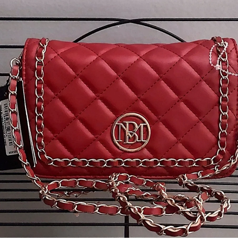 ❤️❤️❤️NWT Bagley Mishka Red Quilted Chain Shoulder Bag. ❤️❤️❤️ - Picture 2 of 10